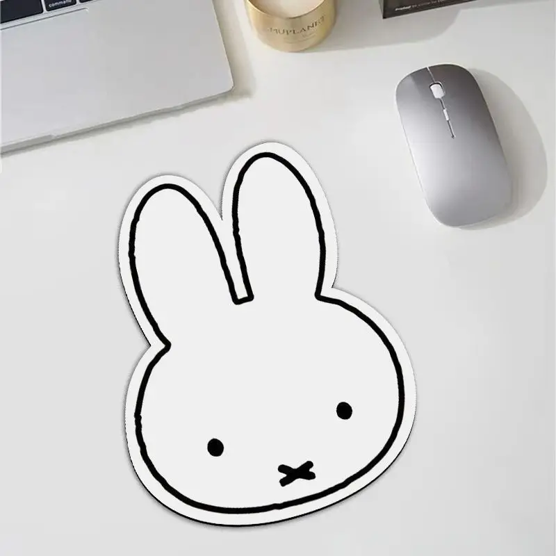 Desk Setup Desk - Alas Mouse Bentuk Kelinci Miffy Kawaii