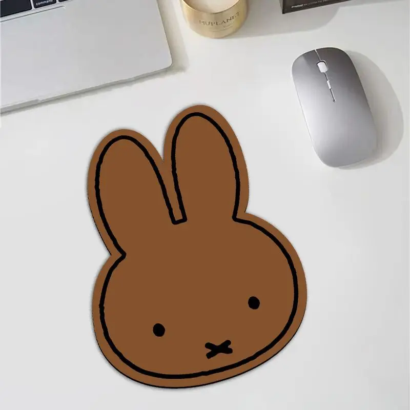 Alas Mouse Bentuk Kelinci Miff - Desk Setup Desk ulasan dan harga
